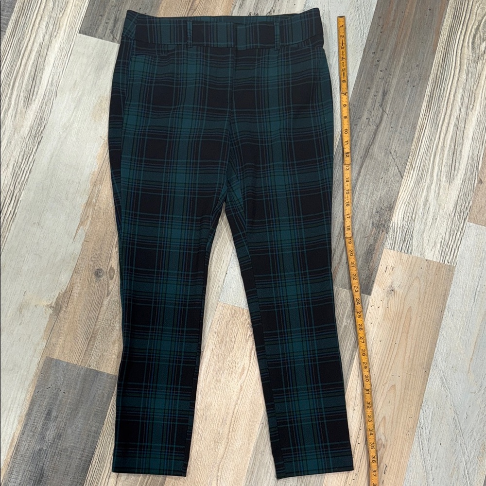 LOFT Women's Black and Green Plaid Pants